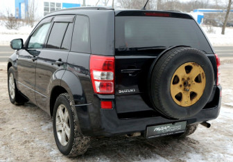 Подержанный автомобиль Suzuki Grand Vitara 2006 года (4 фото)