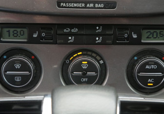 Подержанный автомобиль Volkswagen Passat Sedan 2007 года (17 фото)