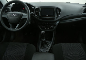 Подержанный автомобиль LADA (ВАЗ) Vesta Sedan 2017 года (12 фото)