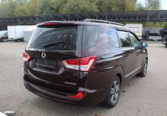Подержанный автомобиль SsangYong Stavic 2014 года (7 фото)