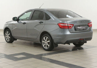 Подержанный автомобиль LADA (ВАЗ) Vesta Sedan 2016 года (2 фото)