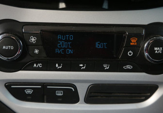 Подержанный автомобиль Ford Focus Hatchback 2014 года (17 фото)