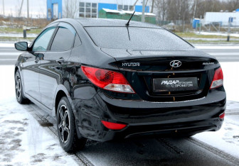 Подержанный автомобиль Hyundai Solaris Sedan 2013 года (4 фото)