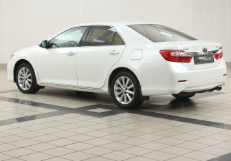 Подержанный автомобиль Toyota Camry Sedan 2014 года (2 фото)