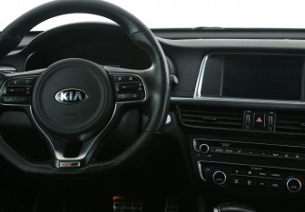 Подержанный автомобиль Kia Optima Sedan 2017 года (16 фото)