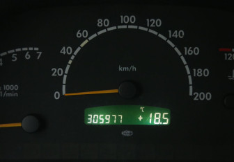 Подержанный автомобиль Mercedes-Benz Vito 1999 года (18 фото)