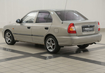 Подержанный автомобиль Hyundai Accent Sedan 2008 года (2 фото)