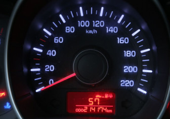 Подержанный автомобиль Kia Rio Sedan 2011 года (18 фото)