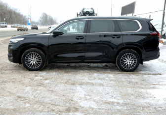 Подержанный автомобиль Exeed VX 2023 года (8 фото)