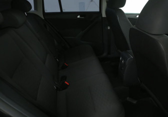 Подержанный автомобиль Volkswagen Tiguan 2012 года (11 фото)