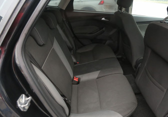 Подержанный автомобиль Ford Focus Hatchback 2011 года (11 фото)
