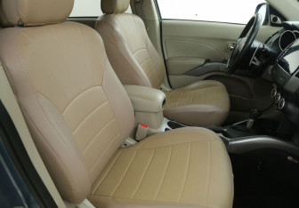 Подержанный автомобиль Mitsubishi Outlander 2008 года (10 фото)