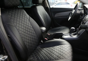Подержанный автомобиль Chevrolet Cruze Sedan 2011 года (10 фото)