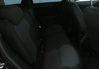 Подержанный автомобиль Skoda Yeti 2010 года (11 фото)