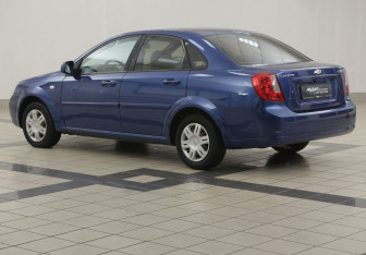 Подержанный автомобиль Chevrolet Lacetti Sedan 2011 года (2 фото)