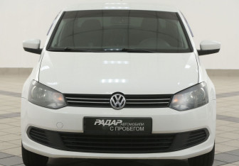 Подержанный автомобиль Volkswagen Polo Sedan 2013 года (6 фото)