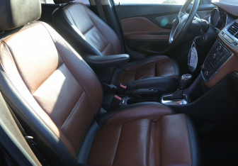 Подержанный автомобиль Opel Mokka 2013 года (10 фото)