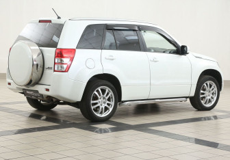 Подержанный автомобиль Suzuki Grand Vitara 2011 года (4 фото)