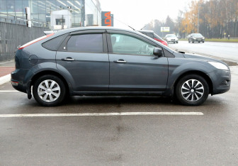 Подержанный автомобиль Ford Focus Hatchback 2008 года (7 фото)