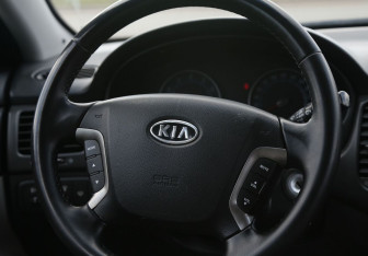 Подержанный автомобиль Kia Magentis 2007 года (16 фото)
