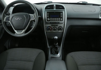 Подержанный автомобиль Chery Tiggo (T11) 2014 года (12 фото)