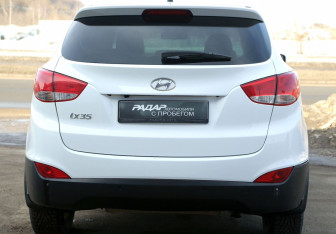 Подержанный автомобиль Hyundai ix35 2015 года (5 фото)