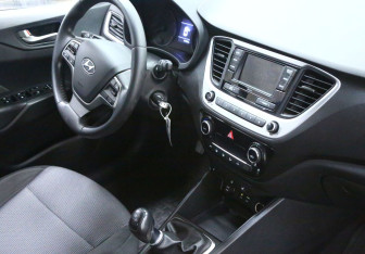 Подержанный автомобиль Hyundai Solaris Sedan 2017 года (6 фото)