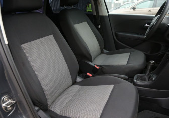 Подержанный автомобиль Volkswagen Polo Sedan 2011 года (10 фото)