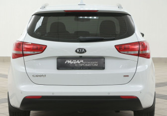 Подержанный автомобиль Kia Ceed Wagon 2018 года (3 фото)