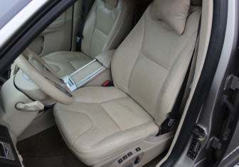 Подержанный автомобиль Volvo XC60 2010 года (13 фото)