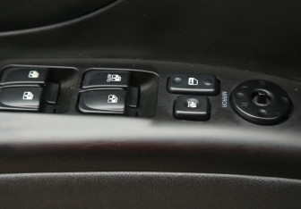 Подержанный автомобиль Hyundai Sonata 2007 года (17 фото)