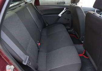 Подержанный автомобиль LADA (ВАЗ) Granta Sedan 2012 года (11 фото)