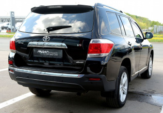 Подержанный автомобиль Toyota Highlander 2012 года (6 фото)