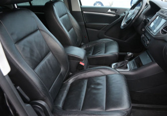 Подержанный автомобиль Volkswagen Tiguan 2011 года (10 фото)