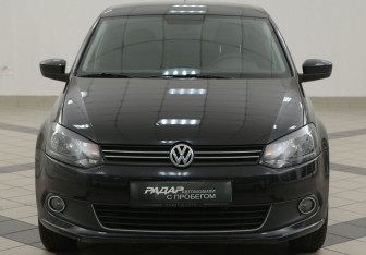 Подержанный автомобиль Volkswagen Polo Sedan 2012 года (6 фото)