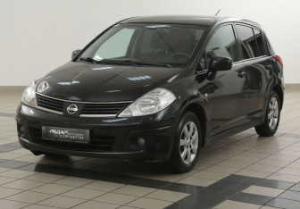 Подержанный автомобиль Nissan Tiida Hatchback 2007 года (8 фото)