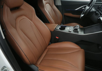 Подержанный автомобиль Omoda C5 2022 года (10 фото)