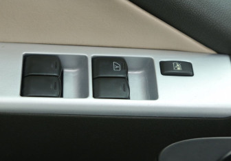 Подержанный автомобиль Nissan Pathfinder 2008 года (18 фото)