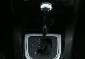 Подержанный автомобиль Citroen C4 Hatchback 2012 года (13 фото)