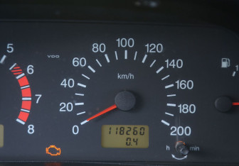 Подержанный автомобиль Chevrolet Niva 2013 года (17 фото)