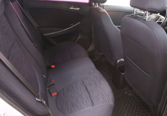 Подержанный автомобиль Hyundai Solaris Sedan 2015 года (8 фото)