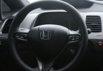 Подержанный автомобиль Honda Civic Sedan 2006 года (16 фото)