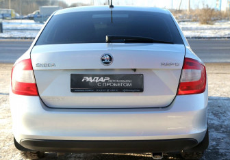 Подержанный автомобиль Skoda Rapid Liftback 2016 года (5 фото)