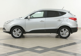 Подержанный автомобиль Hyundai ix35 2013 года (7 фото)