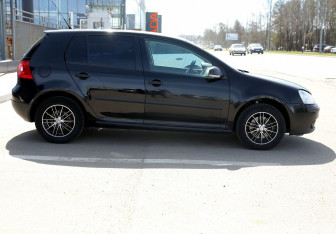 Подержанный автомобиль Volkswagen Golf Hatchback 2008 года (7 фото)