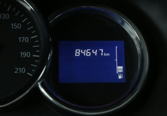 Подержанный автомобиль Renault Duster 2016 года (17 фото)