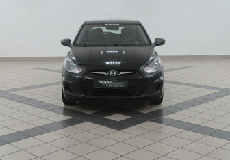 Подержанный автомобиль Hyundai Solaris Hatchback 2011 года (5 фото)