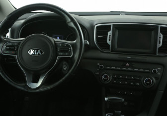 Подержанный автомобиль Kia Sportage 2018 года (13 фото)