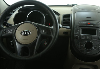 Подержанный автомобиль Kia Soul 2011 года (14 фото)