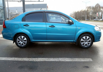 Подержанный автомобиль Chevrolet Aveo Sedan 2008 года (7 фото)